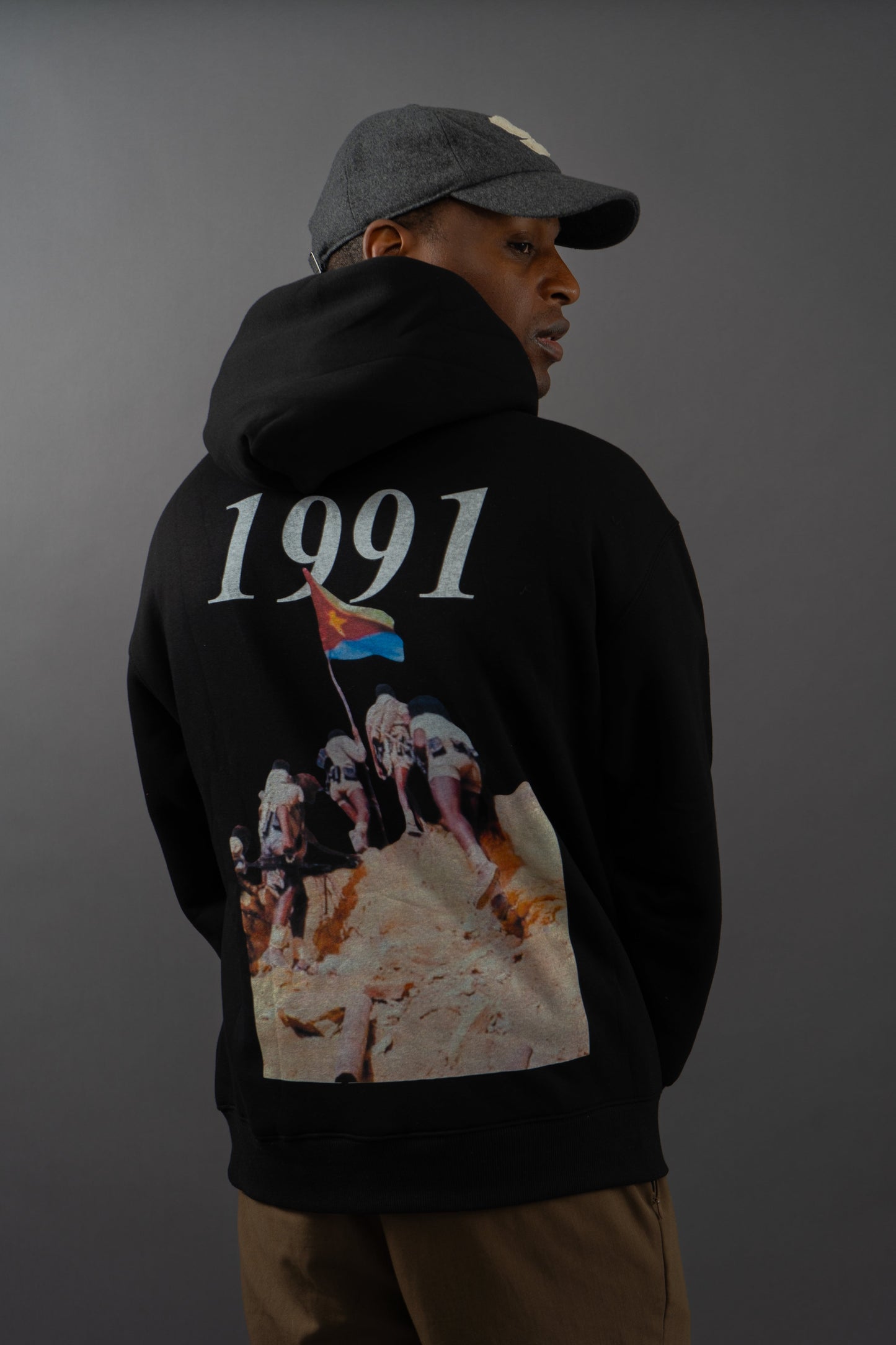 BLACK 'ERI 1991' HOODIE